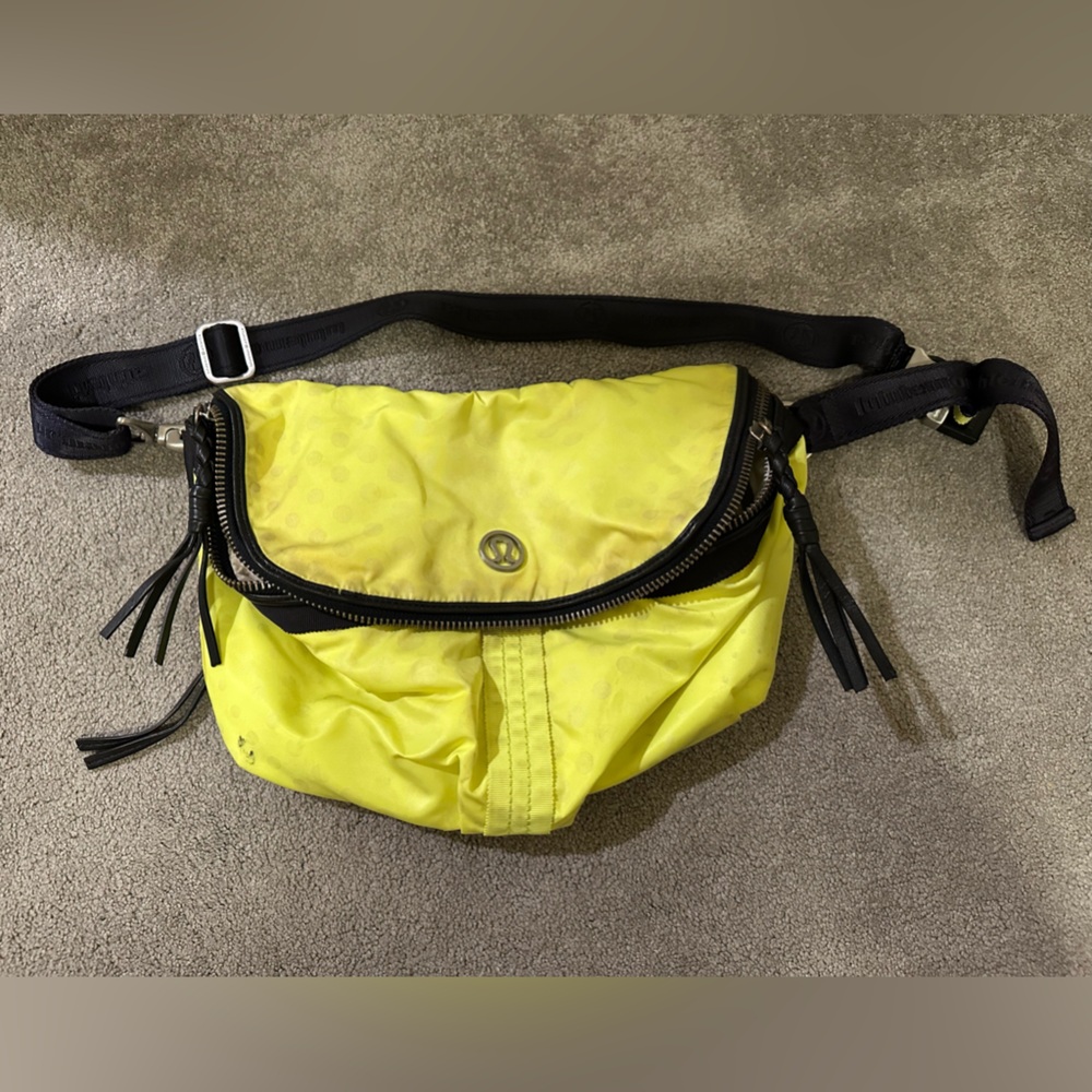 Lululemon Athletica Yellow Crossbody/Fanny Pack